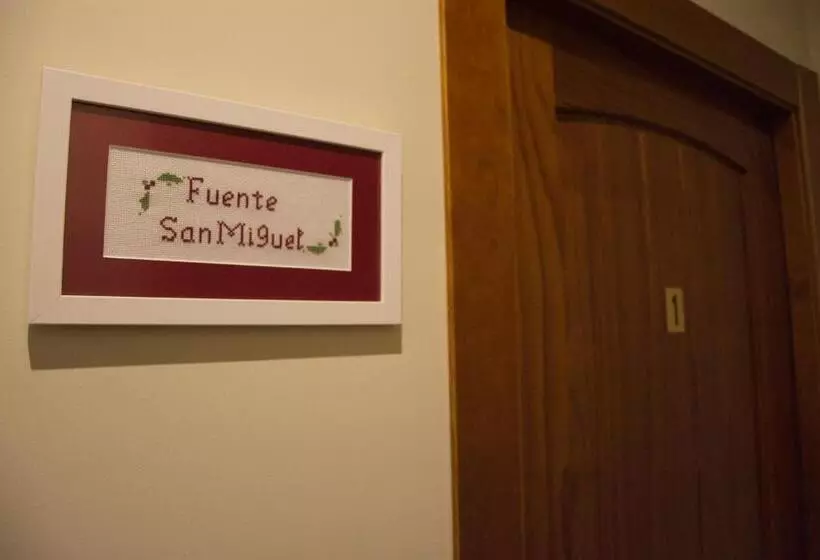 ベッドアンドブレックファースト Casa Rural Fuente El Boticario