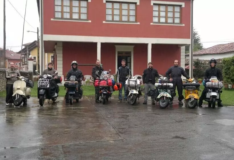 هتل Casa De Indianos Don Tomas