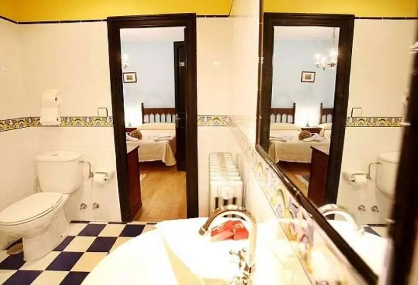هتل Casa De Indianos Don Tomas