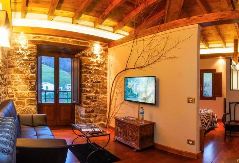 בית מלון כפרי Casona De El Castaniu