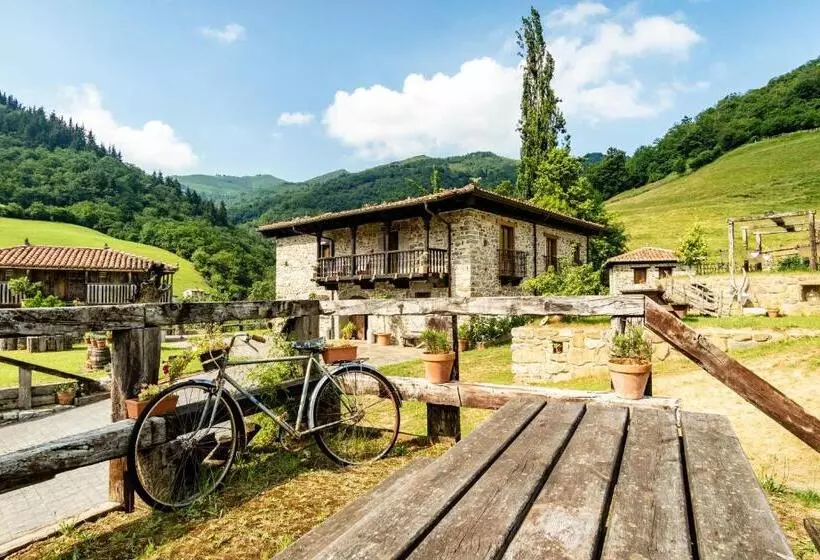 ホテル Casona De El Castaniu