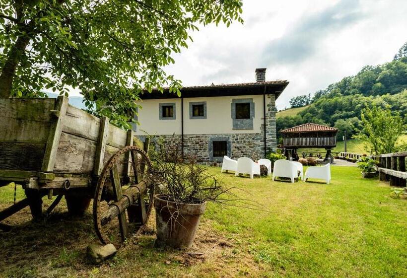 בית מלון כפרי Casona De El Castaniu