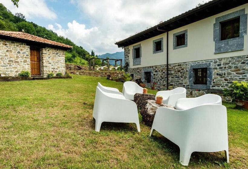 בית מלון כפרי Casona De El Castaniu