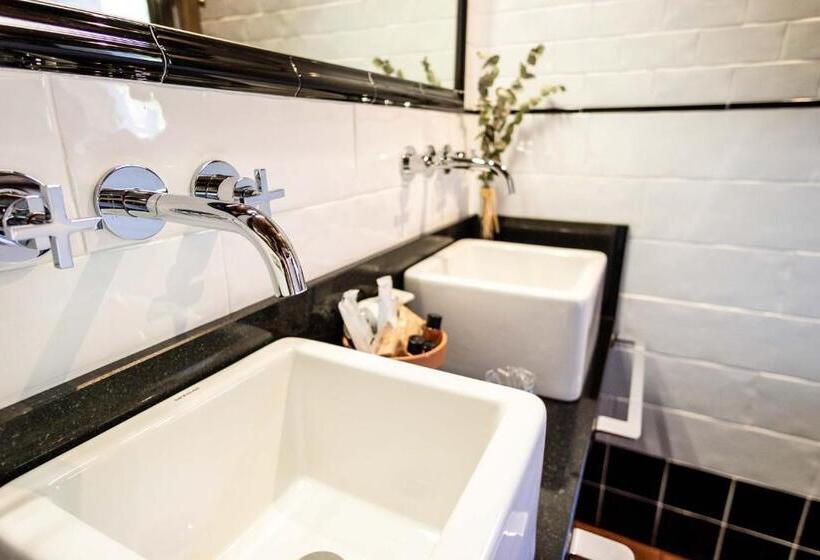 בית מלון כפרי Casona De El Castaniu