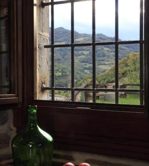 בית מלון כפרי Casona De El Castaniu