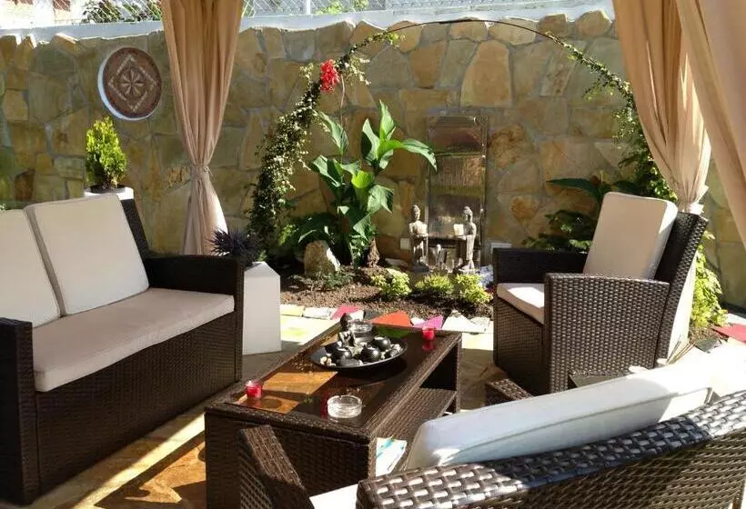 Hotelli El Jardin