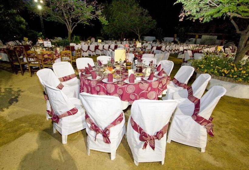 Hotelli Hostal El Cortijo