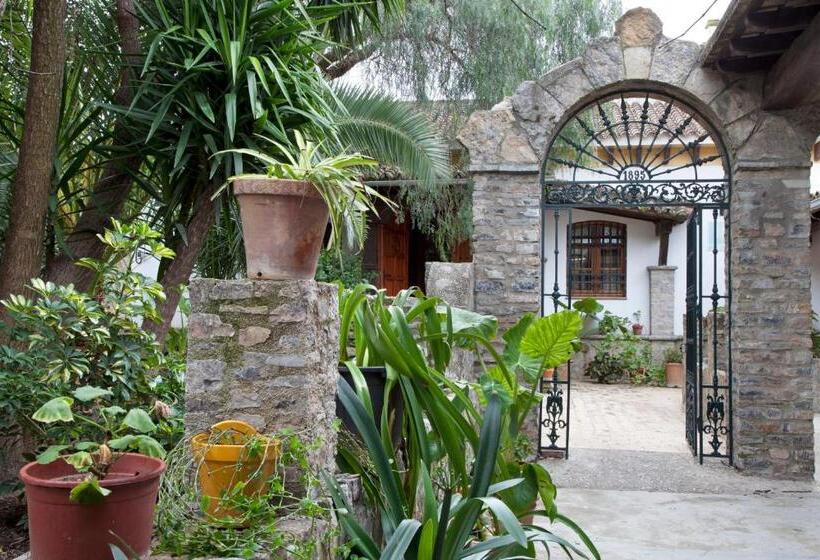 Hotelli Hostal El Cortijo