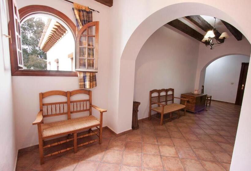 Hotelli Hostal El Cortijo