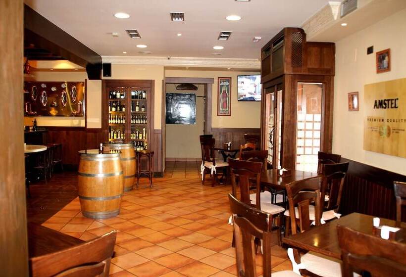 Отель Hostal Los Molinos