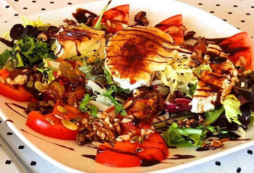 Отель Hostal Los Molinos