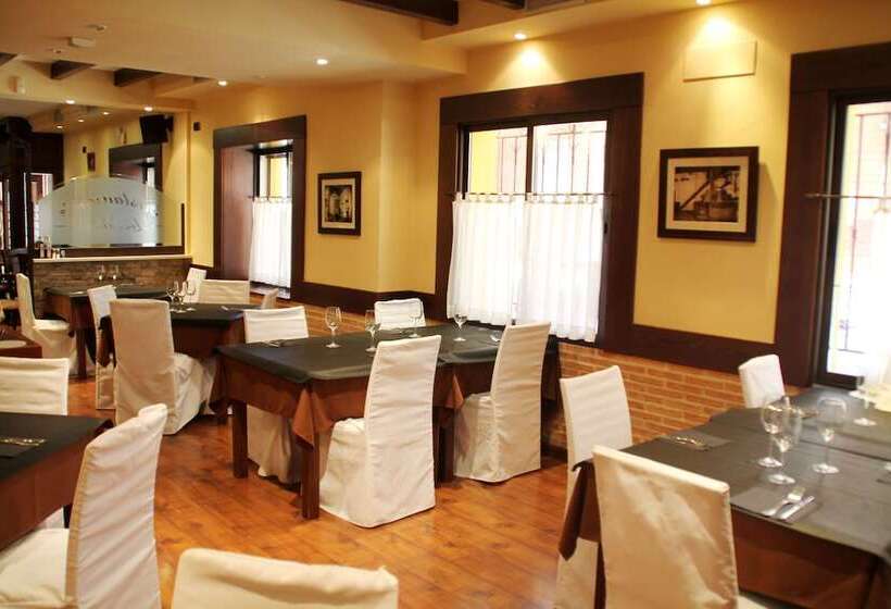 Отель Hostal Los Molinos