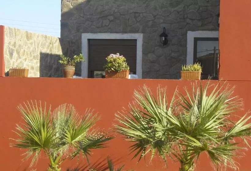 هتل La Posada De Menchu