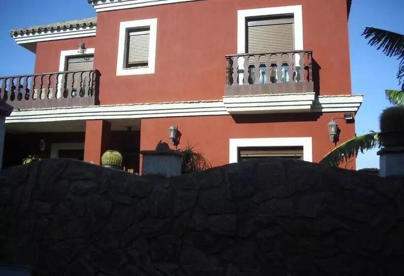 هتل La Posada De Menchu