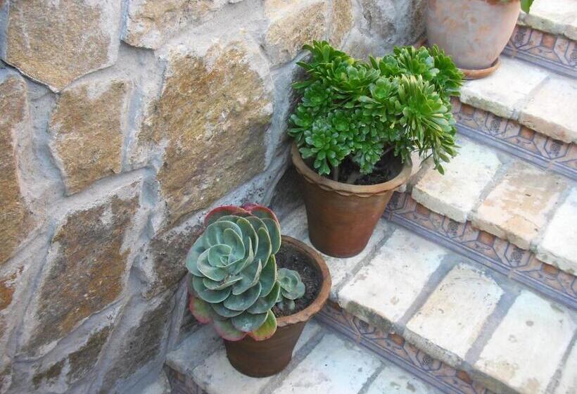 Hotel La Posada De Menchu