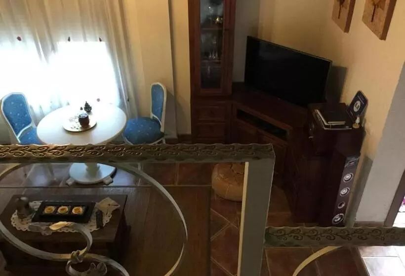 هتل La Posada De Menchu