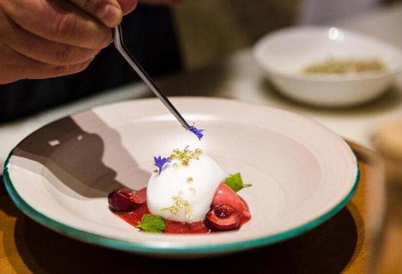 בית מלון כפרי La Torre Del Visco   Relais & Châteaux