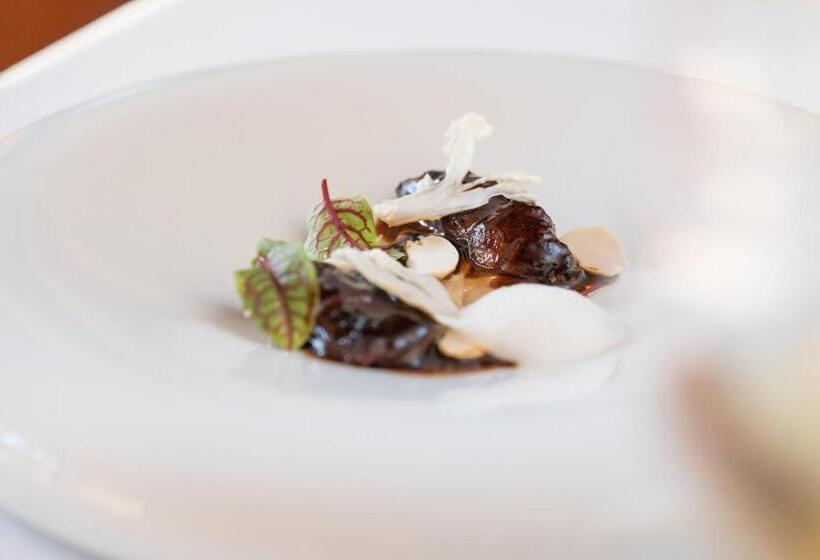 בית מלון כפרי La Torre Del Visco   Relais & Châteaux