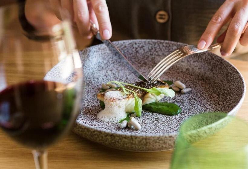 בית מלון כפרי La Torre Del Visco   Relais & Châteaux