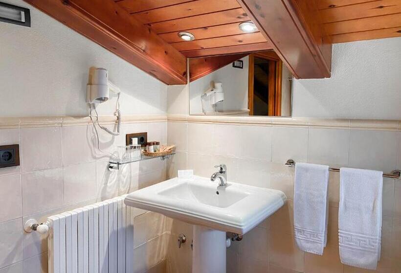 Отель Mas Trobat