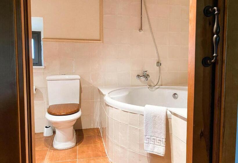 Отель Mas Trobat