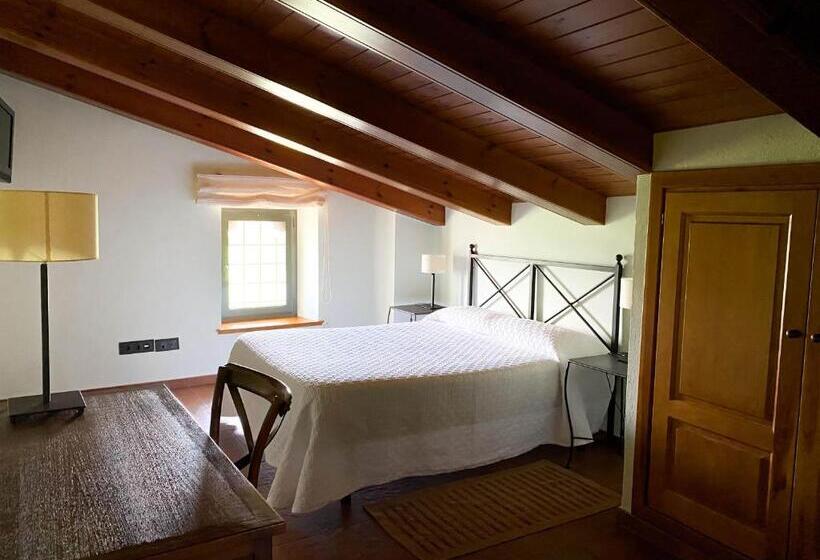 Отель Mas Trobat