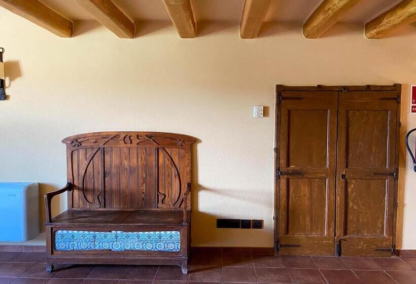 Отель Mas Trobat