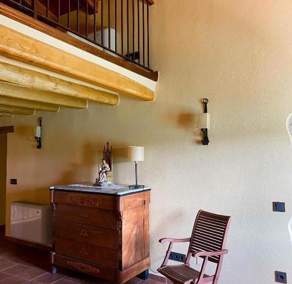 Отель Mas Trobat