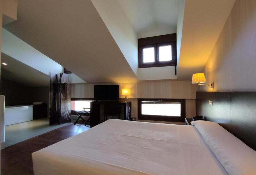 ホテル Puerta Del Arco