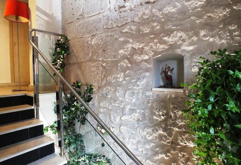 ホテル Puerta Del Arco