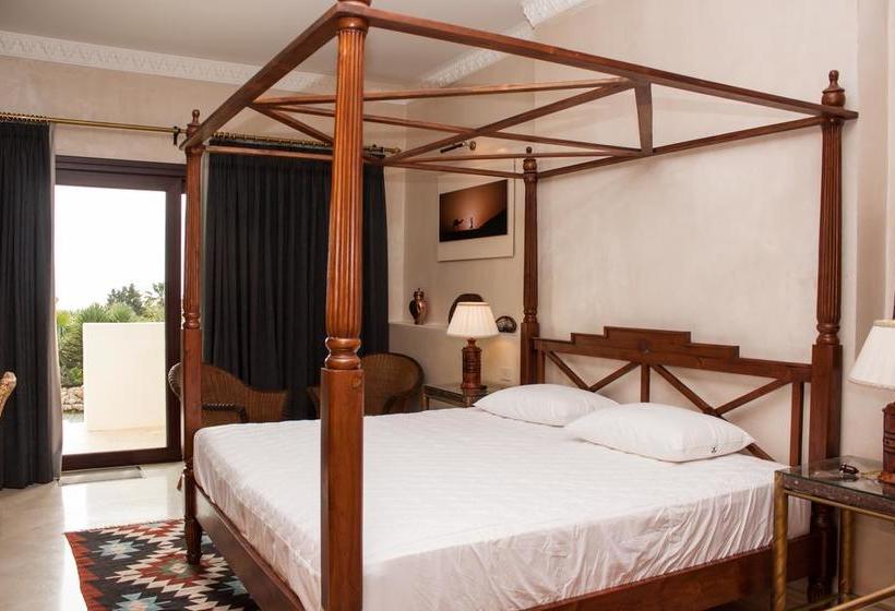 Отель Villa Rocamar