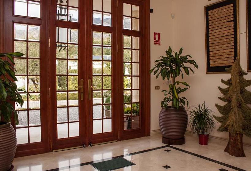 Отель Villa Rocamar