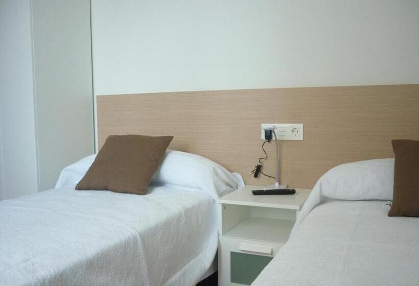 Pensión Albergue Puente Ribeira