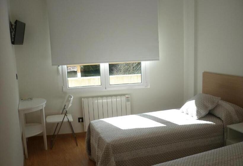 Pensión Albergue Puente Ribeira
