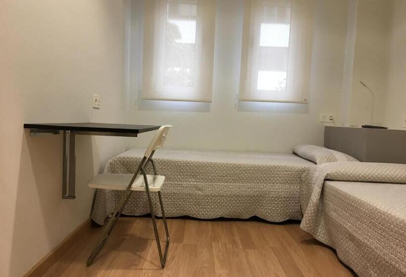 Pensión Albergue Puente Ribeira