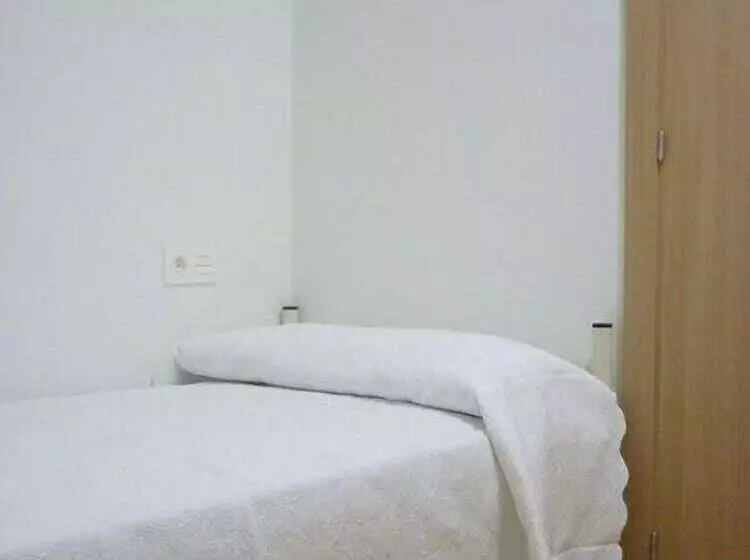 Pensión Albergue Puente Ribeira