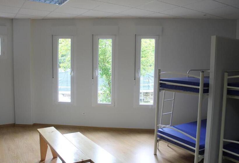 Pensión Albergue Puente Ribeira