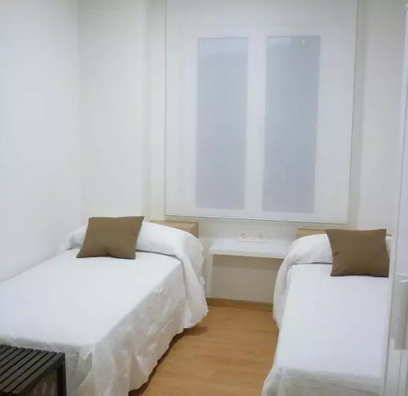 Pensión Albergue Puente Ribeira