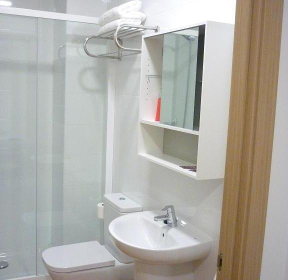 Pensión Albergue Puente Ribeira