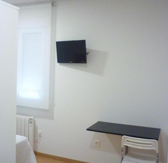 Pensión Albergue Puente Ribeira