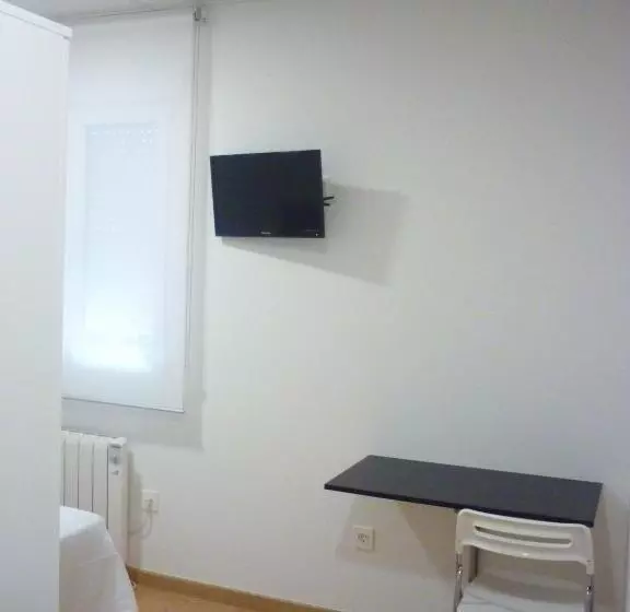 Pensión Albergue Puente Ribeira