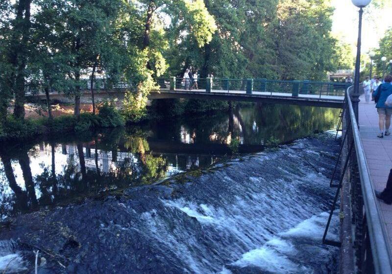 Pensión Albergue Puente Ribeira
