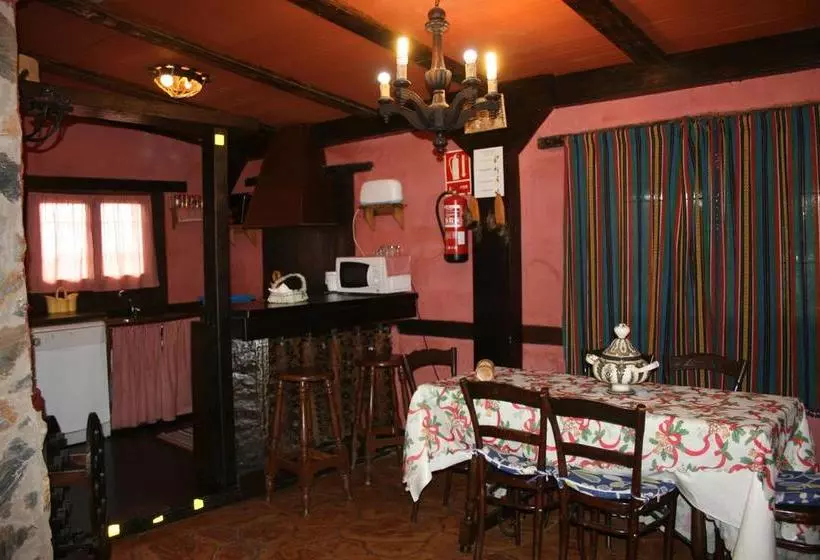اقامتگاه Villa Campillo
