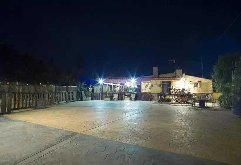 اقامتگاه Villa Campillo
