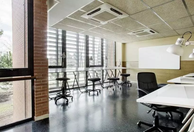 Residencia Universitaria Giner De Los Ríos
