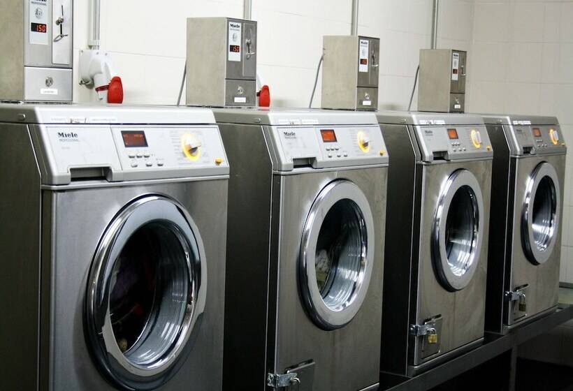 Residencia Universitaria Giner De Los Ríos