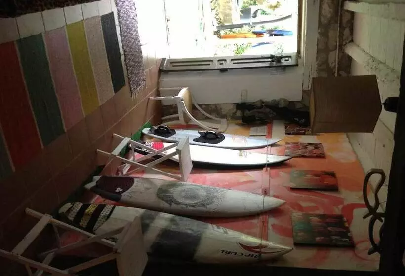 Surftolive House   Hostel