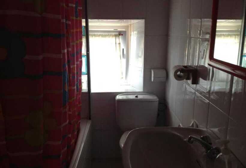 Surftolive House Hostel