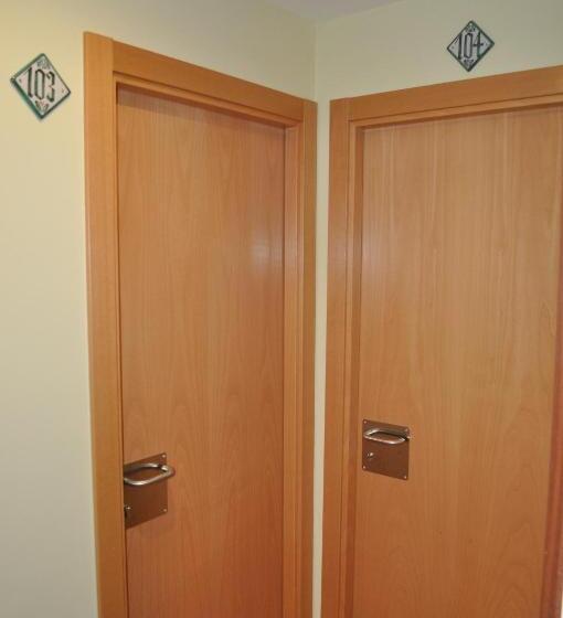 호스텔 Hostal Alcazaba