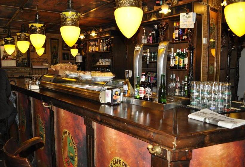 호스텔 Hostal Alcazaba